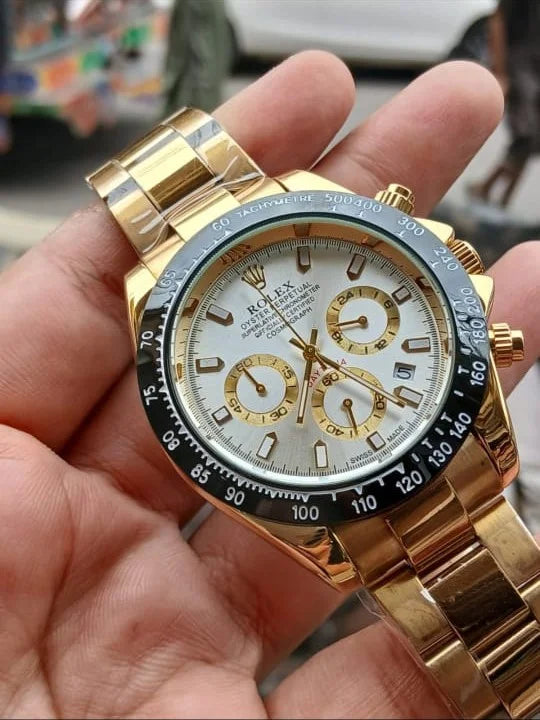 Rolex Cosmograph Daytona – Gold Case, White Dial & Black Cerachrom Bezel